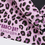 Esterilla ecológica de látex y microfibra · With Every Atom · Leopardo rosa